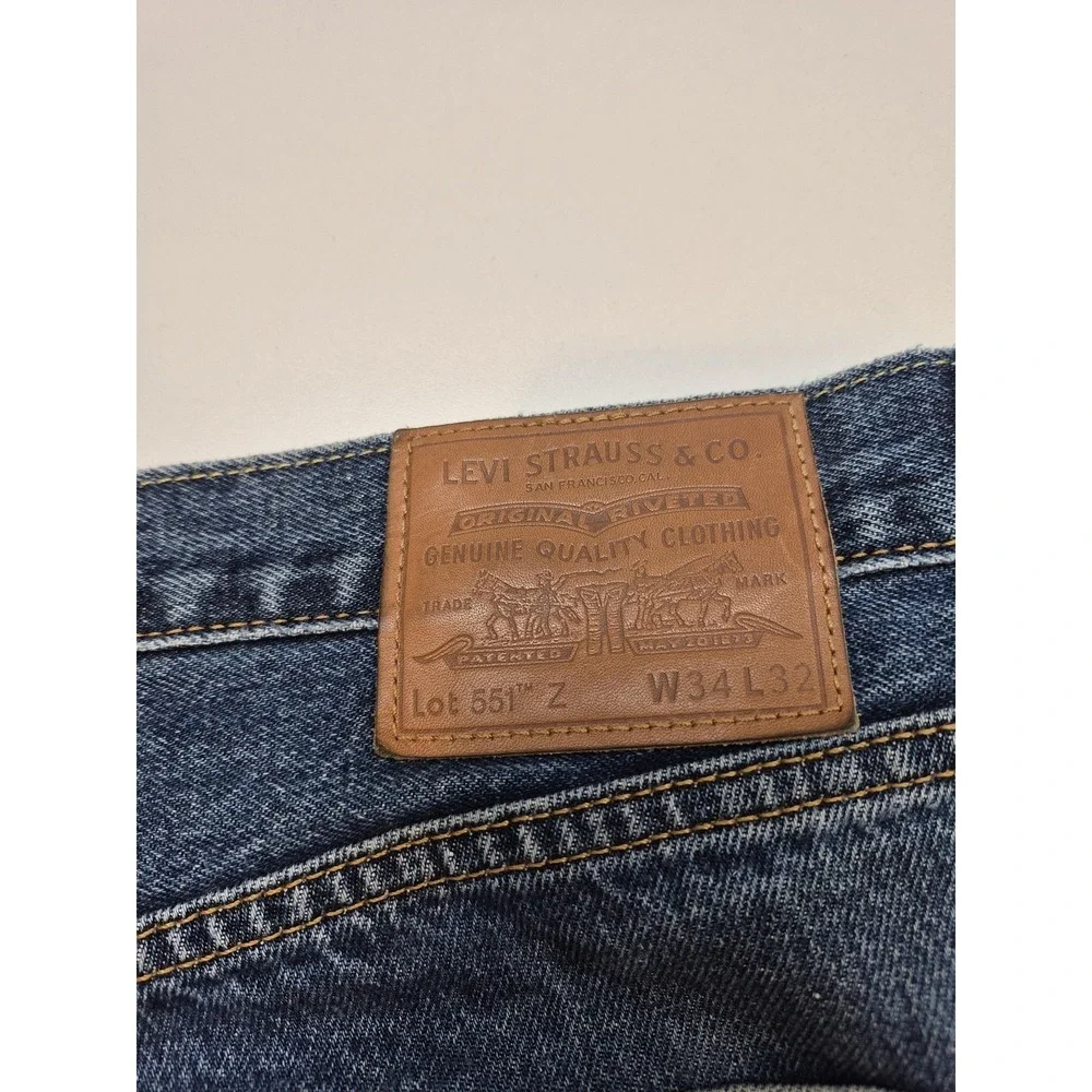 Levis 551 Z Premium Jeans Mens 34x32 Blue Straight Leg Relaxed Denim Medium Wash